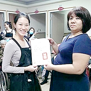 105.11.27 志工義剪-『Vivian Nails』