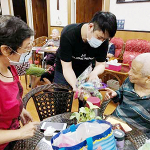 109.06.23 端午做香包