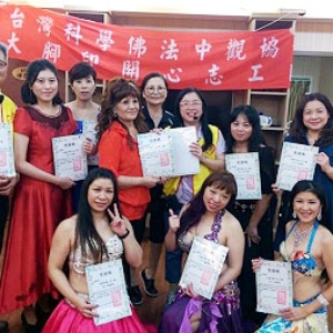 106.10.27 大腳印開心志工隊表演